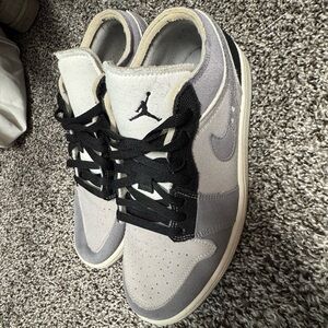 Jordan Men's Black and Gray Sneakers